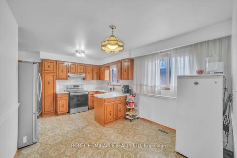 Photo 16 at 53 Agincourt Road, West Woodbridge, Vaughan