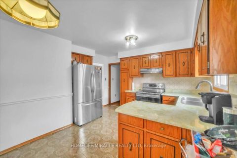 Photo 22 at 53 Agincourt Road, West Woodbridge, Vaughan