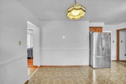 Photo 23 at 53 Agincourt Road, West Woodbridge, Vaughan