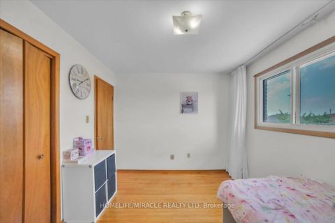 Photo 26 at 53 Agincourt Road, West Woodbridge, Vaughan