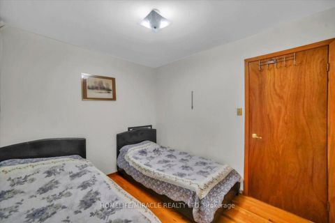 Photo 31 at 53 Agincourt Road, West Woodbridge, Vaughan