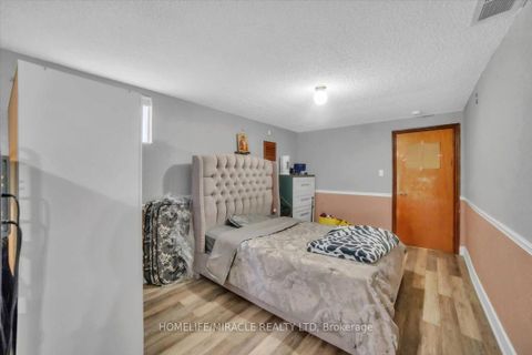 Photo 35 at 53 Agincourt Road, West Woodbridge, Vaughan