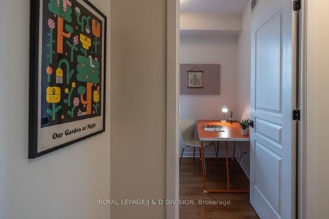 Photo 2 at 610 - 438 Richmond Street W, Waterfront Communities C1, Toronto