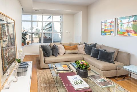 Photo 13 at 610 - 438 Richmond Street W, Waterfront Communities C1, Toronto