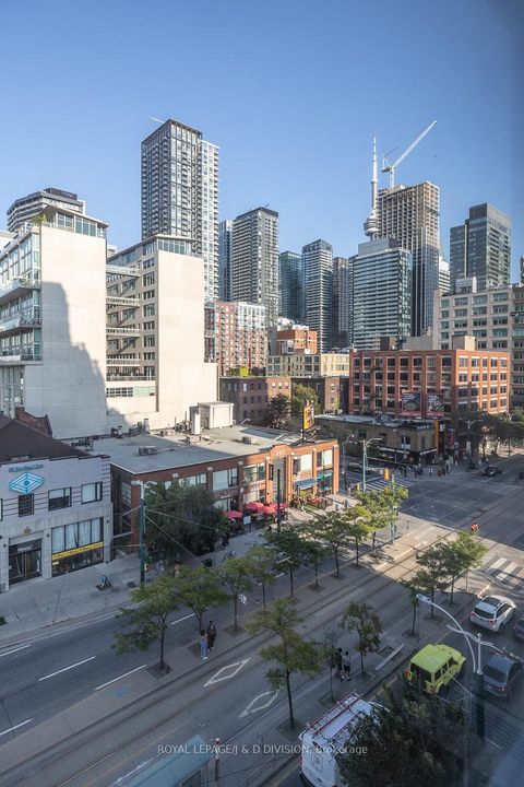 Photo 15 at 610 - 438 Richmond Street W, Waterfront Communities C1, Toronto