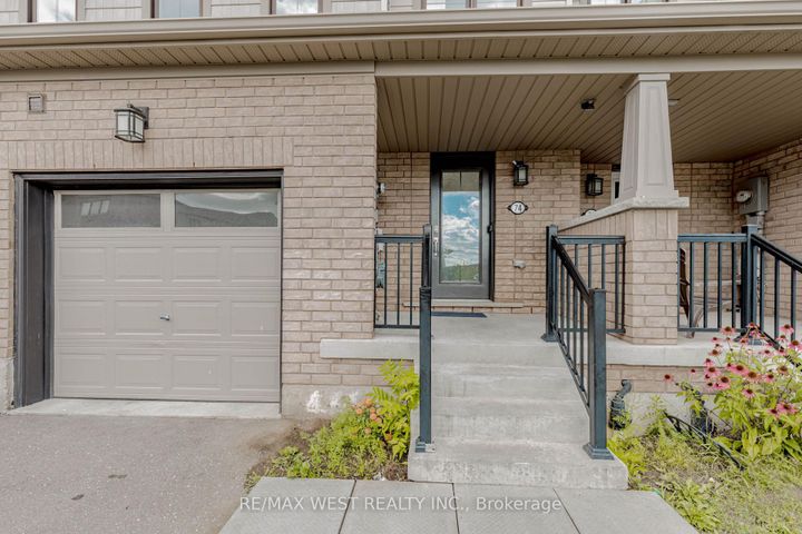 Photo 2 at 74 Pagebrook Crescent, Stoney Creek Mountain, Hamilton
