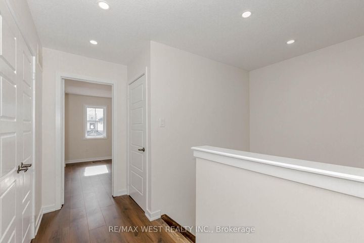 Photo 14 at 74 Pagebrook Crescent, Stoney Creek Mountain, Hamilton