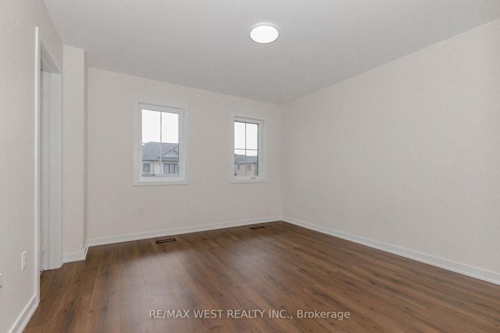 Photo 15 at 74 Pagebrook Crescent, Stoney Creek Mountain, Hamilton