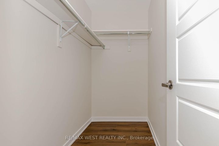 Photo 18 at 74 Pagebrook Crescent, Stoney Creek Mountain, Hamilton