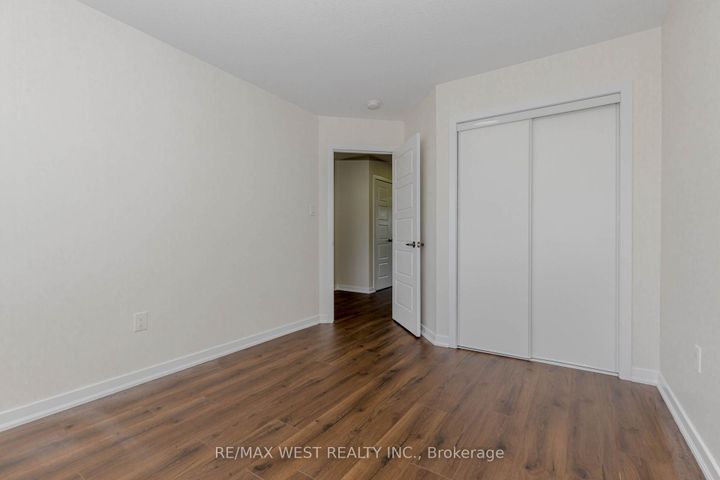 Photo 22 at 74 Pagebrook Crescent, Stoney Creek Mountain, Hamilton