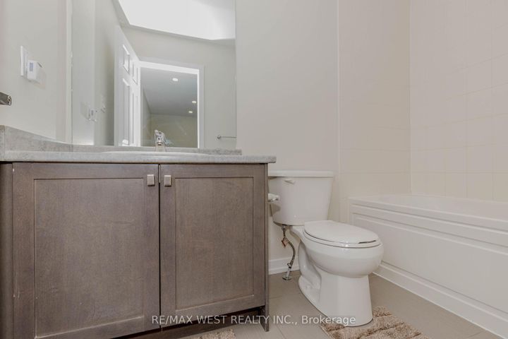 Photo 23 at 74 Pagebrook Crescent, Stoney Creek Mountain, Hamilton