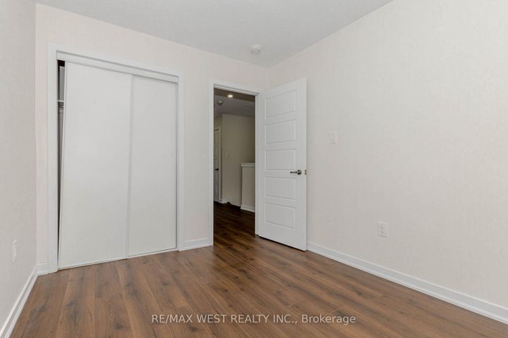 Photo 25 at 74 Pagebrook Crescent, Stoney Creek Mountain, Hamilton