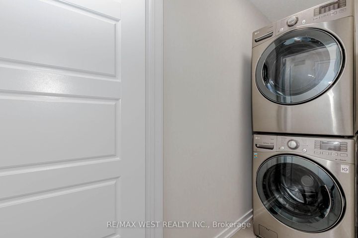 Photo 26 at 74 Pagebrook Crescent, Stoney Creek Mountain, Hamilton