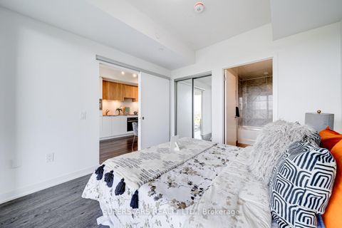 Photo 9 at 922 - 20 O'Neill Road, Don Mills, Toronto