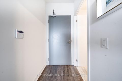 Photo 13 at 922 - 20 O'Neill Road, Don Mills, Toronto