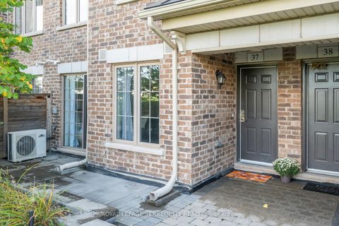 Photo 3 at 37 - 2441 Greenwich Drive, WM Westmount, Oakville