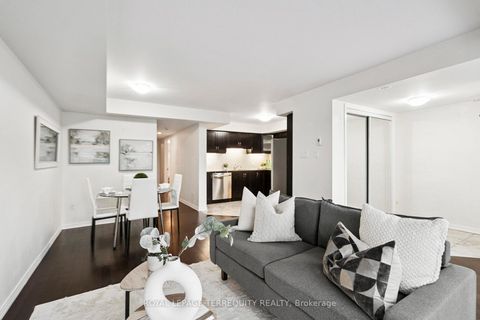 Photo 6 at 37 - 2441 Greenwich Drive, WM Westmount, Oakville