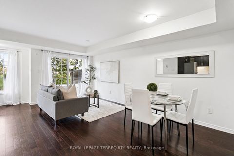 Photo 10 at 37 - 2441 Greenwich Drive, WM Westmount, Oakville