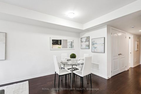 Photo 11 at 37 - 2441 Greenwich Drive, WM Westmount, Oakville