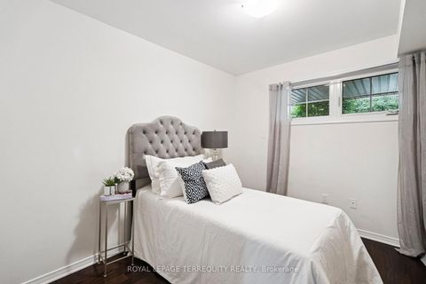 Photo 20 at 37 - 2441 Greenwich Drive, WM Westmount, Oakville