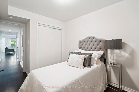 Photo 21 at 37 - 2441 Greenwich Drive, WM Westmount, Oakville