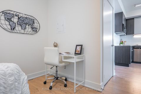 Photo 8 at 806 - 99 The Donway West, Don Mills, Toronto