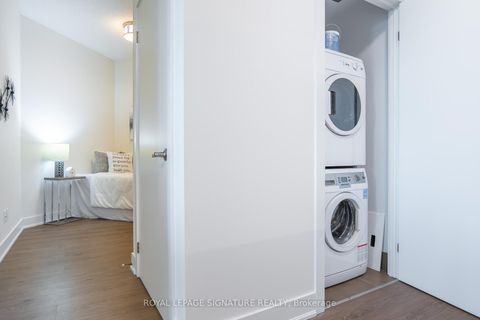 Photo 11 at 806 - 99 The Donway West, Don Mills, Toronto