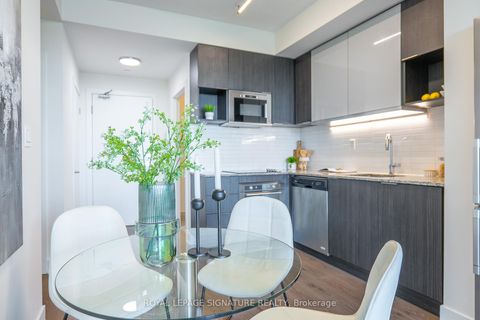 Photo 15 at 806 - 99 The Donway West, Don Mills, Toronto