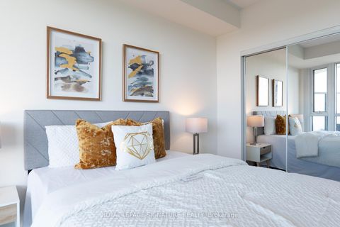 Photo 17 at 806 - 99 The Donway West, Don Mills, Toronto