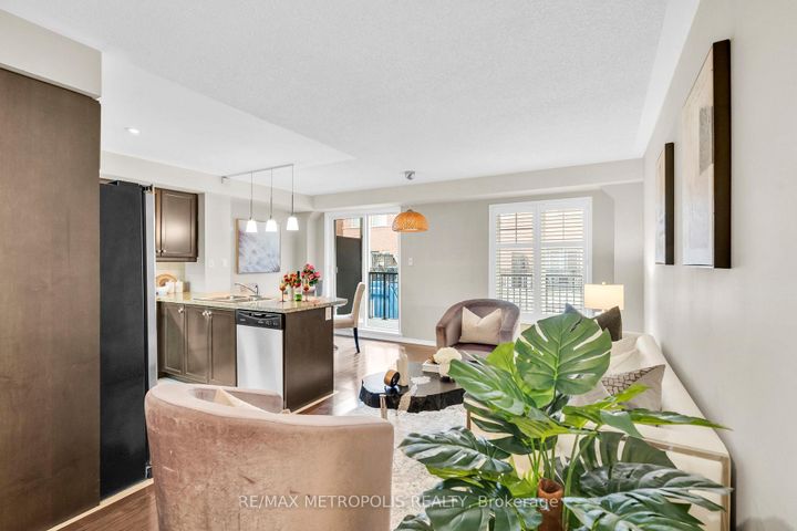 Photo 10 at 13 - 669A Warden Avenue, Birchmount, Toronto