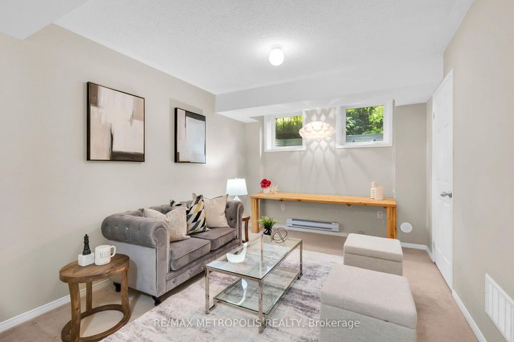 Photo 24 at 13 - 669A Warden Avenue, Birchmount, Toronto
