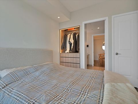 Photo 7 at 3309 - 1 The Esplanade Avenue, Waterfront Communities C1, Toronto