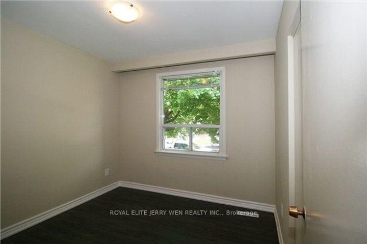Photo 4 at 1 Mira Road, Thornhill, Markham