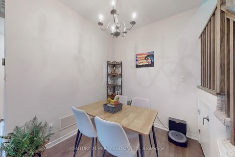Photo 9 at 93 - 15 Applewood Lane, Etobicoke West Mall, Toronto