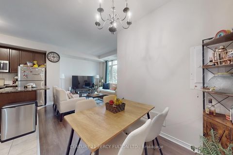 Photo 10 at 93 - 15 Applewood Lane, Etobicoke West Mall, Toronto