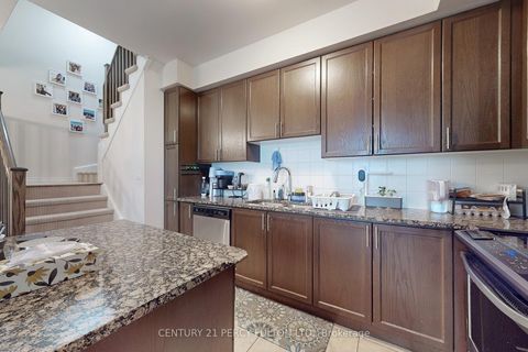 Photo 13 at 93 - 15 Applewood Lane, Etobicoke West Mall, Toronto