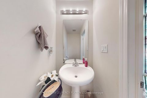 Photo 14 at 93 - 15 Applewood Lane, Etobicoke West Mall, Toronto
