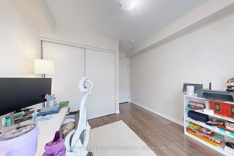 Photo 24 at 93 - 15 Applewood Lane, Etobicoke West Mall, Toronto