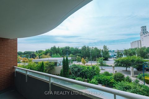 Photo 6 at 318 - 550 Queens Quay W, Waterfront Communities C1, Toronto