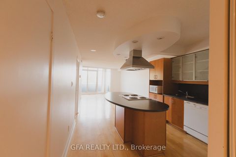 Photo 14 at 318 - 550 Queens Quay W, Waterfront Communities C1, Toronto