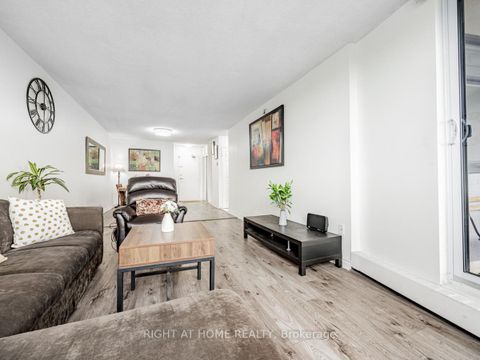Photo 9 at 911 - 2050 Bridletowne Circle, L'Amoreaux, Toronto