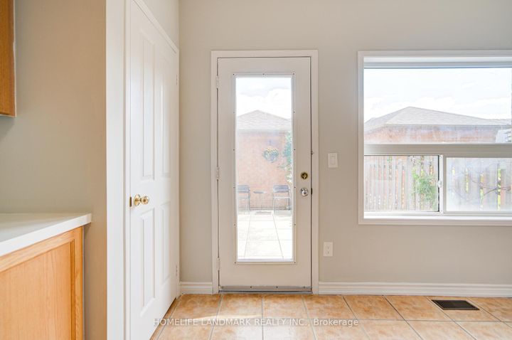 Photo 17 at 27 Bur Oak Avenue, Berczy, Markham