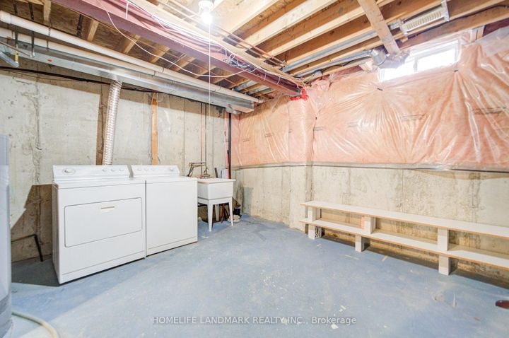 Photo 36 at 27 Bur Oak Avenue, Berczy, Markham