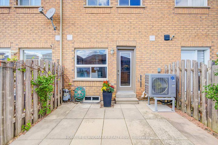 Photo 40 at 27 Bur Oak Avenue, Berczy, Markham