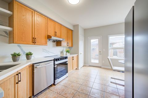 Photo 10 at 27 Bur Oak Avenue, Berczy, Markham