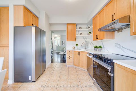 Photo 12 at 27 Bur Oak Avenue, Berczy, Markham