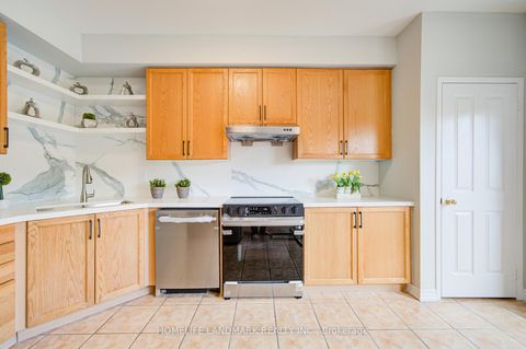 Photo 13 at 27 Bur Oak Avenue, Berczy, Markham