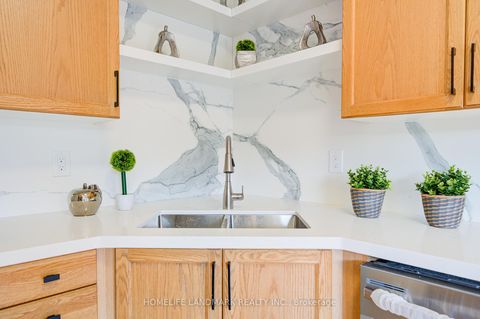 Photo 14 at 27 Bur Oak Avenue, Berczy, Markham