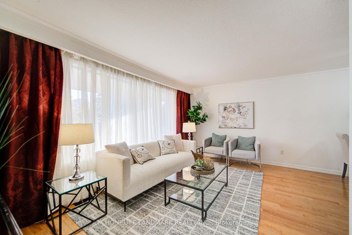 Photo 3 at 16 Paloma Place, Bendale, Toronto