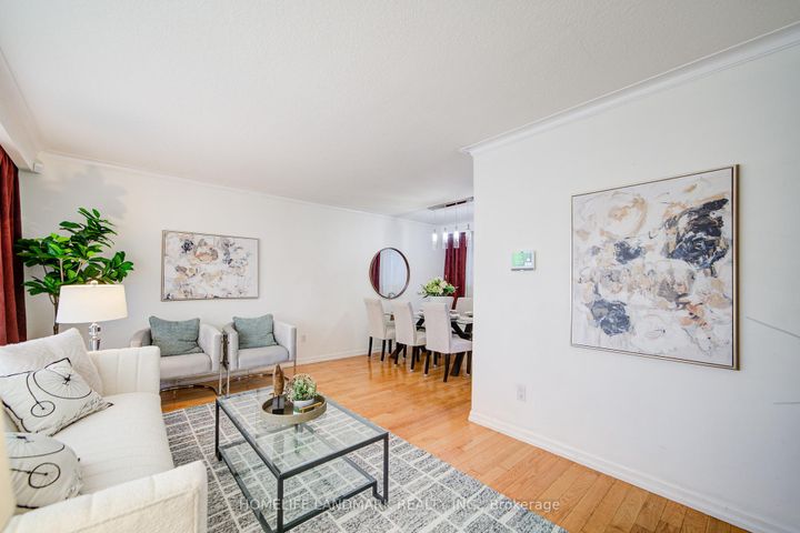 Photo 5 at 16 Paloma Place, Bendale, Toronto